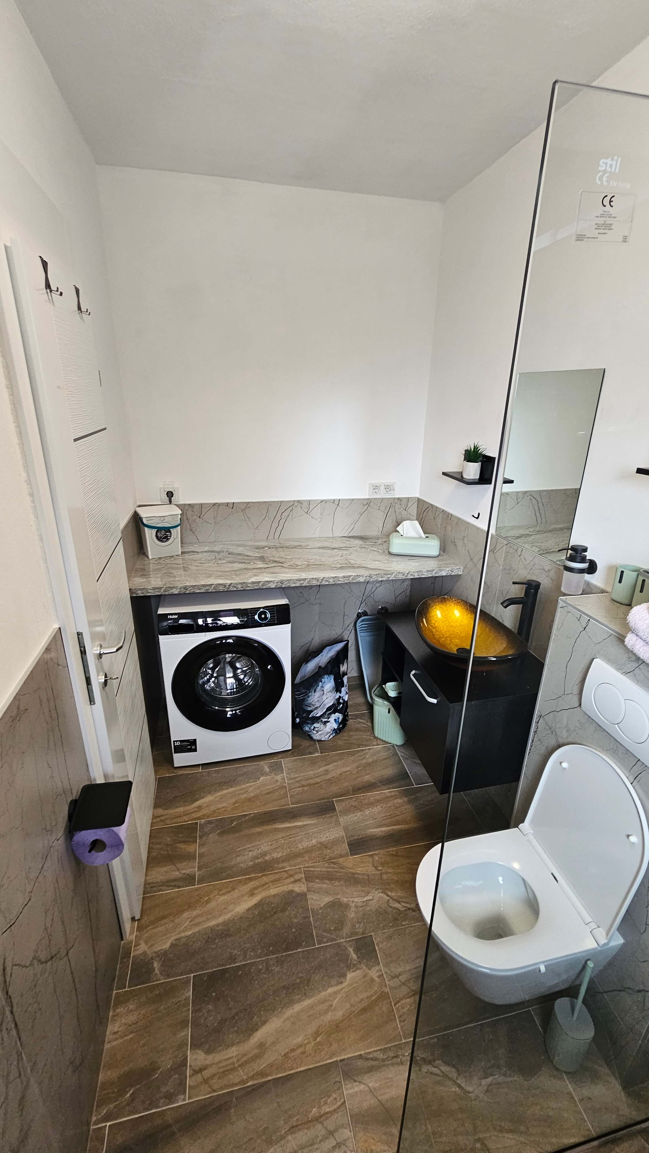 Perilica rublja u kupaonici Spavaće sobe 1