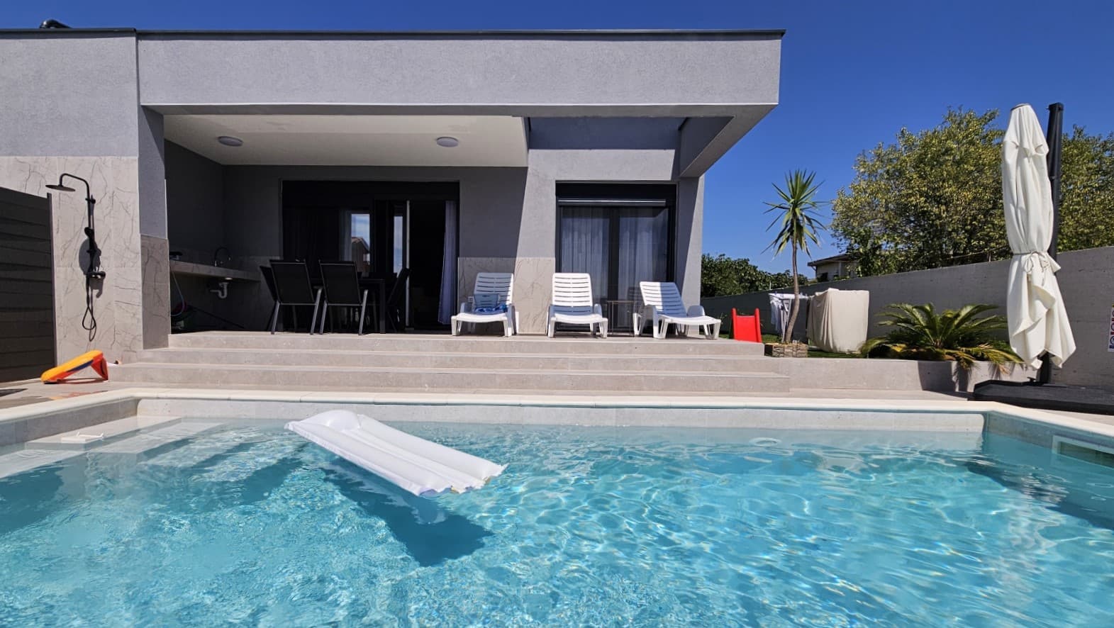 Modern architecture of Villa Mia - Vacation rental home in Croatia